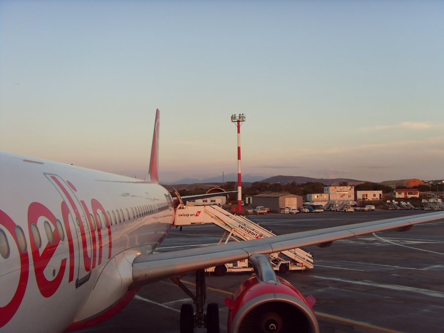 Passagierflugzeug am Flughafen Heraklion auf Kreta